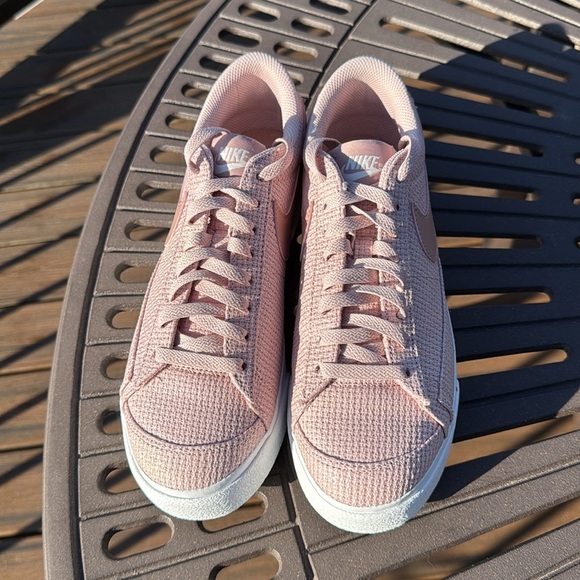 WOMEN'S NIKE BLAZER LOW PLATFORM ESS PINK OXFORD SNEAKERS SZ 9 - Picture 9 of 9